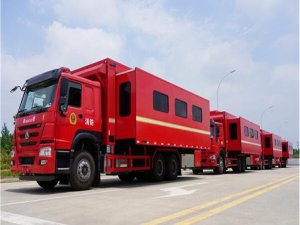重汽六驅(qū)移動(dòng)廁所車(chē)