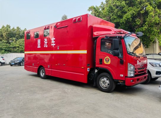 重汽豪沃移動(dòng)廁所車(chē)